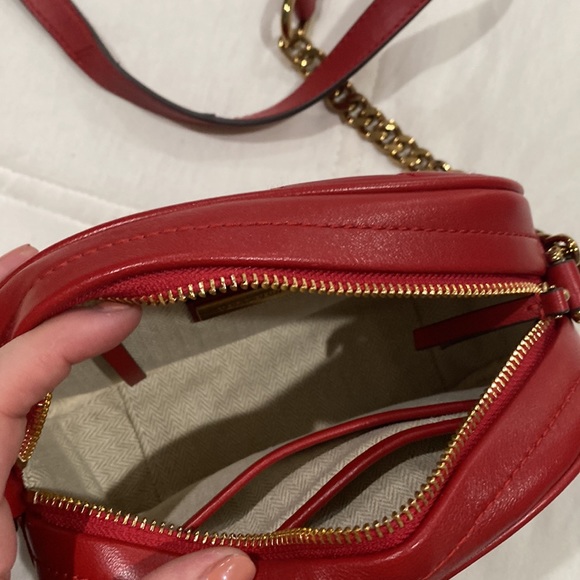 Tory Burch Kira Chevron Camera Bag - Picture 5 of 7